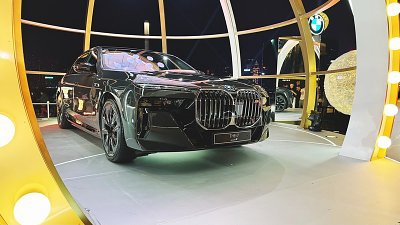 BMW i7 M70 xDrive 奢華與性能的極致融合