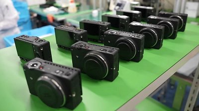 造相機如砌模型？揭開 Sigma fp 生產過程神秘面紗