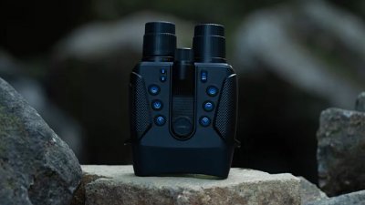 4K 雙筒夜視鏡：Yashica Vision 內建 F1.0 光圈無懼黑夜