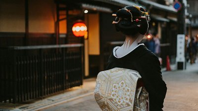 「藝伎狗仔隊」再現，京都祇園小巷擬禁遊客進入