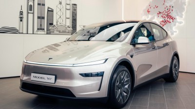 6 座 Tesla Model Y L 登港！3,040mm 超長軸距，第 2 季交付