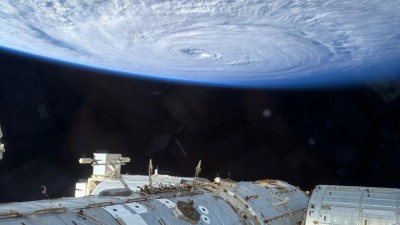 iPhone 拍下超強颱風！太空人 ISS 穹頂觀景艙直擊「白海豚」
