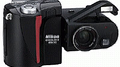 Nikon Coolpix 5700 及 Coolpix 4500 水行貨同時殺到！