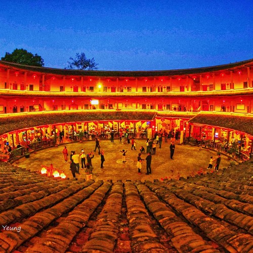 中山客家土樓日與夜