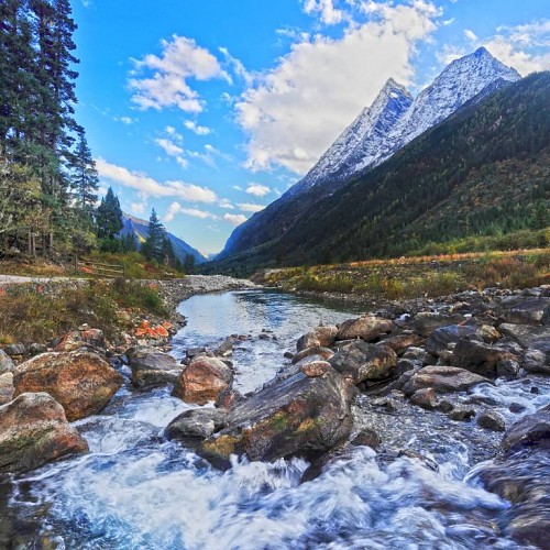山水共享( Enjoying Mountain and Water)   