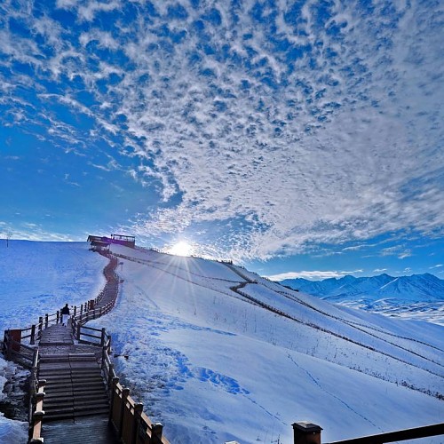 登天之梯 (Sky Staircases)   