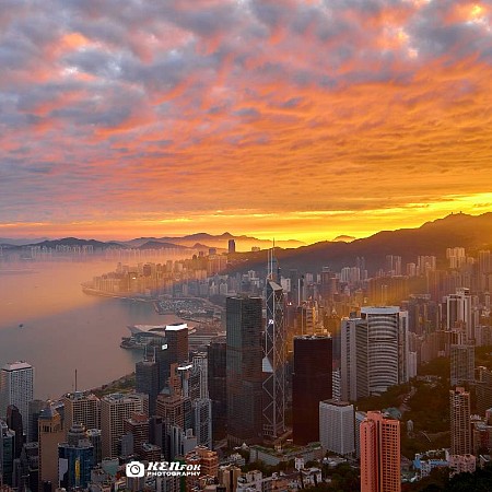 日出後的維多利亞港