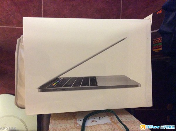 出售 全新原封 macbook pro 2016 13吋 有touc