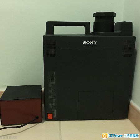 出售 Sony 投影机 送 后备投影灯+连接线 - DC