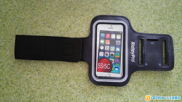 出售 全新跑步男女运动手机臂套臂环夜跑装备