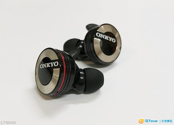 出售 接近全新Onkyo W800BT蓝牙入耳式耳机