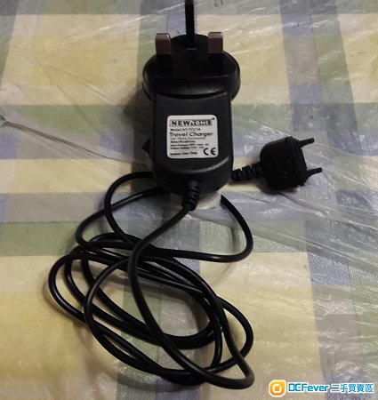 出售 Sony Ericsson旧型号手机针头代用充电器