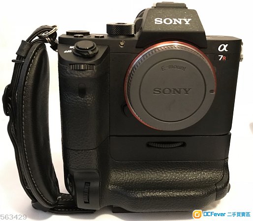 出售 Sony A7R2 A7R II Body + battery grip 90%