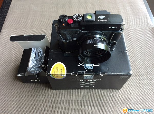 出售 Fujifilm x30 黑色 + 全新富士原厂LH-X10遮