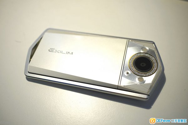 99% new 自拍神器 casio exilim ex-tr80(行货白色)